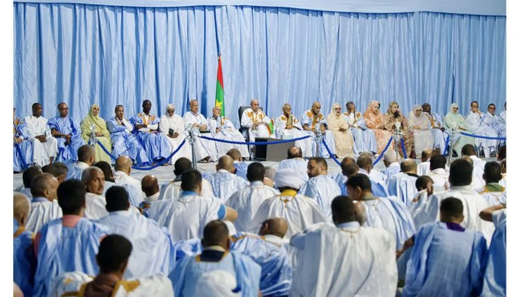 رئيس الجمهورية يترأس اجتماعا بأطر ووجهاء مقاطعة أطار