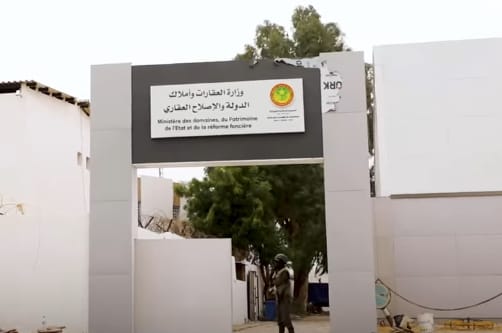 وزارة العقارات توضح أسباب هدم بنايات “طريق نواذيبو”: أقيمت على أراضٍ عمومية دون سند قانوني