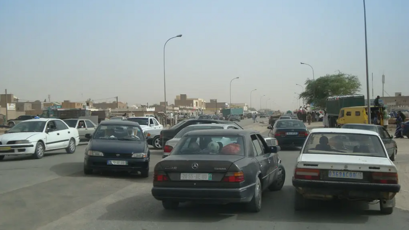 بين ترشيد الطاقة وحرية التنقل.. قرار “حظر السيارات ليلاً” يثير عاصفة من الجدل في موريتانيا
