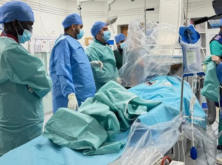 إنجاز طبي تاريخي بموريتانيا: نجاح أول عملية لعلاج الرجفان الأذيني بتقنية النبض الكهربائي